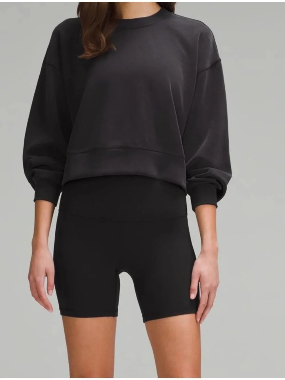 Women’s crewneck